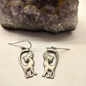 sweet pair cat KITTY Kittens earrings silvertone